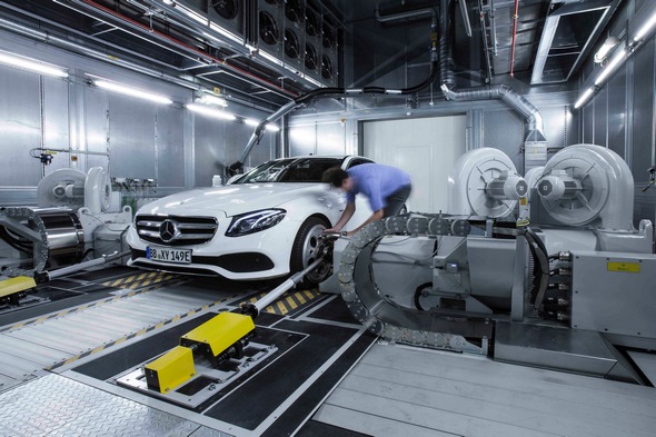 Umfassende Motorenoffensive bei Mercedes-Benz: Stärker, sparsamer und sauberer