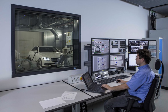 Umfassende Motorenoffensive bei Mercedes-Benz: Stärker, sparsamer und sauberer