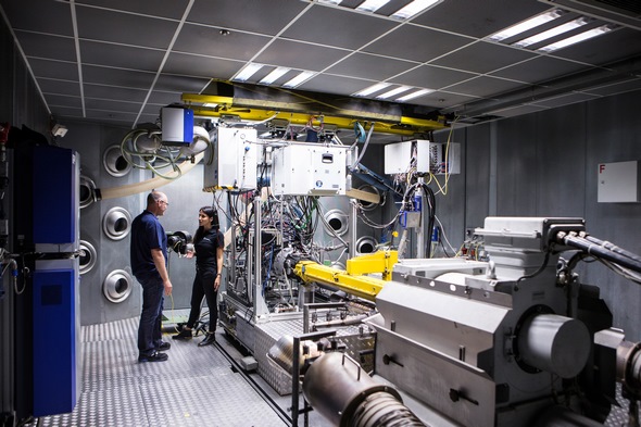 Umfassende Motorenoffensive bei Mercedes-Benz: Stärker, sparsamer und sauberer