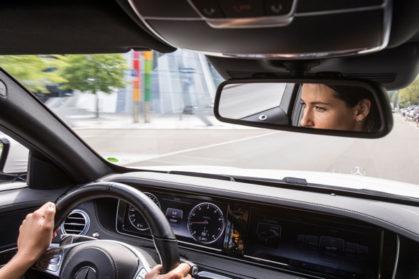 Umfassende Motorenoffensive bei Mercedes-Benz: Stärker, sparsamer und sauberer